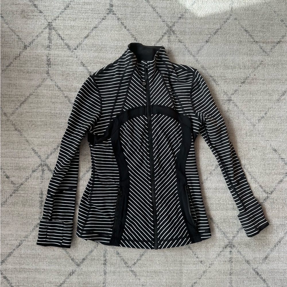 Lululemon define full zip jacket size 8 black and white stripe